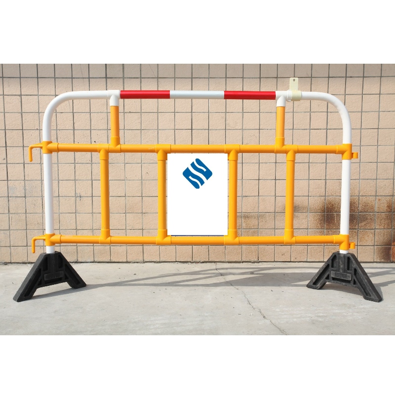 PVC Crowd Control Barrier barriera pedonale in plastica di sicurezza recinzione in plastica pvc con strisce riflettenti rosse